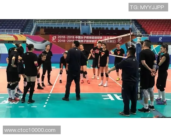 武汉排球队全运会精彩配合展现团队精神与竞技实力的完美结合 武汉排球队全运会精彩配合展现团队精神与竞技实力的完美结合