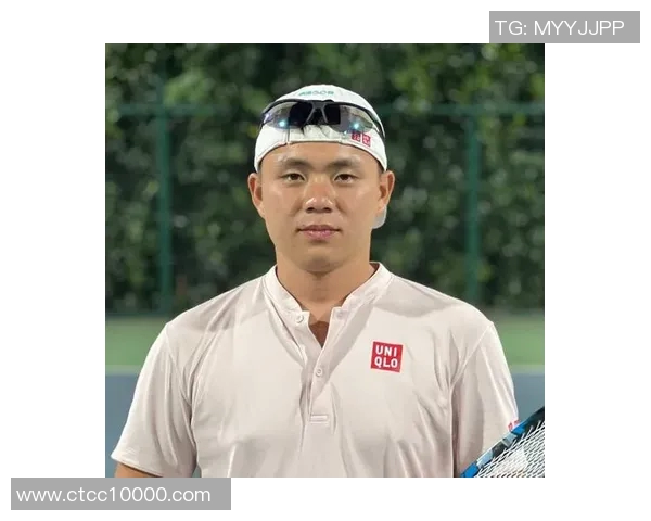 上海网球队成长之路：从青涩少年到网球精英的奋斗历程